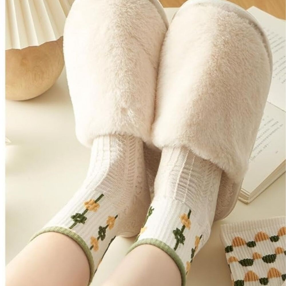 Floral Patterned White and Green Socks - Picture 4 of 6